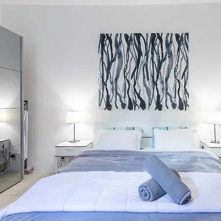 15 Min Walk To Center St Julians Apartment *