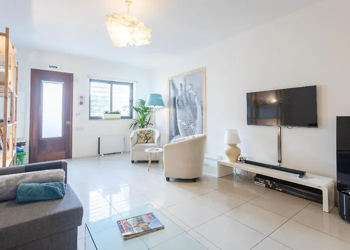 15 Min Walk To Center St Julians Apartamento *