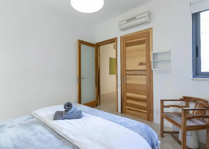 15 Min Walk To Center St Julians Apartamento