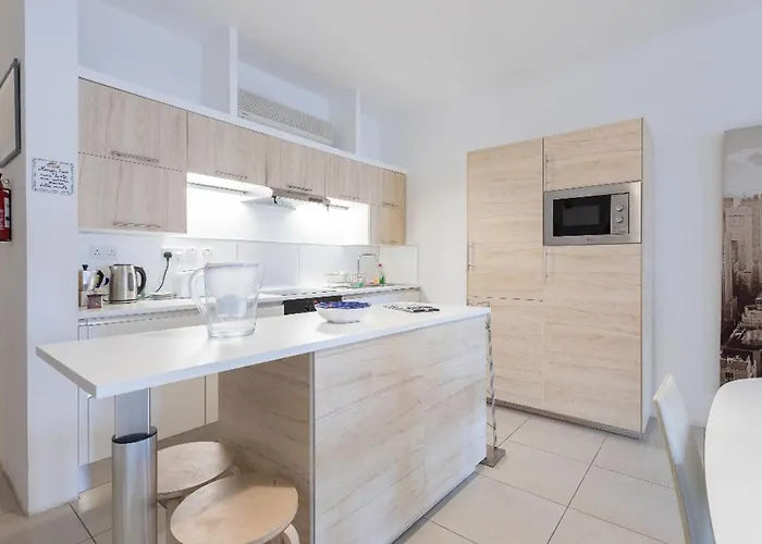 15 Min Walk To Center St Julians Apartamento *