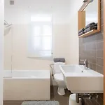 15 Min Walk To Center St Julians *