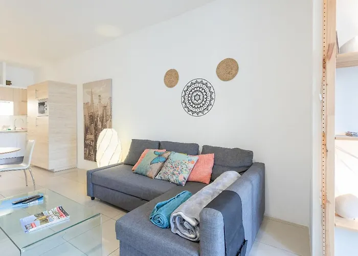 15 Min Walk To Center St Julians