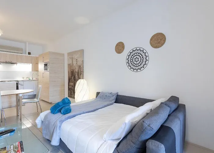 15 Min Walk To Center St Julians Апартаменты *