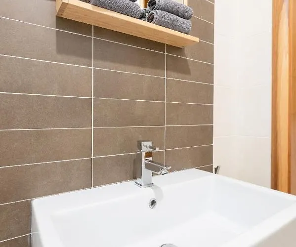 15 Min Walk To Center St Julians *