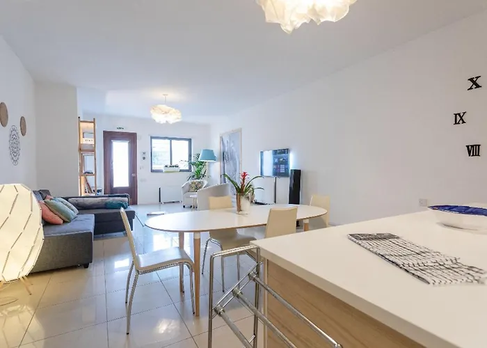 15 Min Walk To Center St Julians Saint Julian's