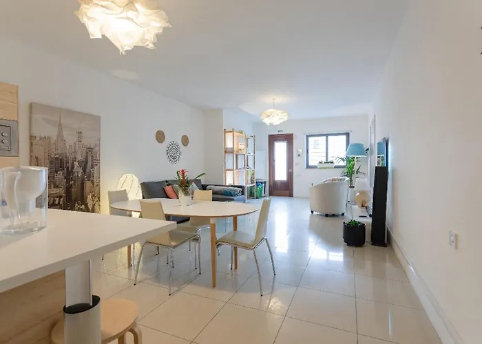 15 Min Walk To Center St Julians Daire